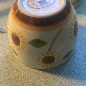 2 sunflower 🌻 bowls.